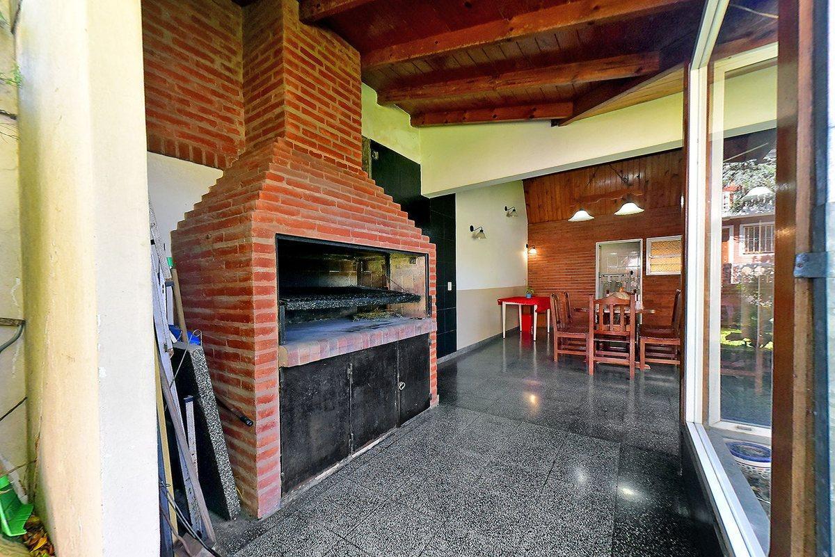 Foto de CASA PREMIUM HURLINGHAM: 5 AMB + QUINCHO + PARQUE, imagen 3