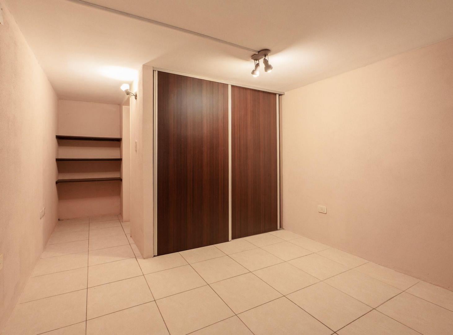 Foto de VENTA DEPARTAMENTO 2 AMB DÚPLEX PB AL FRENTE, imagen 2