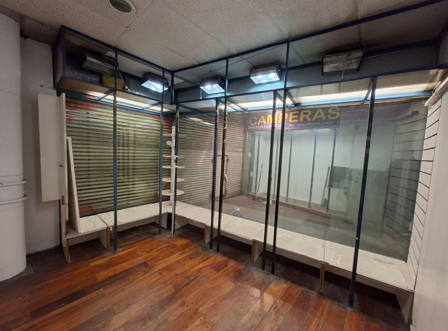 Foto de Local comercial a MTS de Av Corrientes, imagen 1