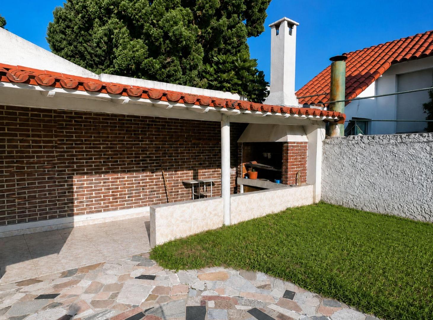 Foto de CASA 4 AMBIENTES EN P. DE MENDOZA, AVELLANEDA, imagen 2