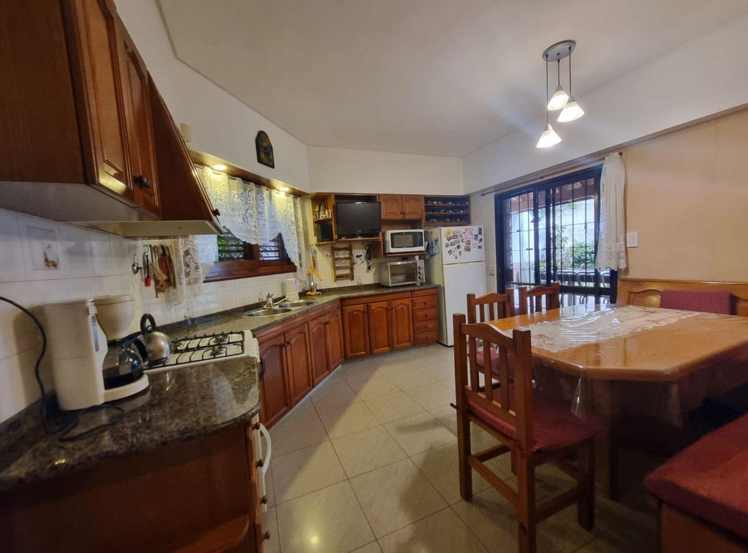 Foto de VENTA CASA 4 AMB CON QUINCHO Y PATIO, imagen 5