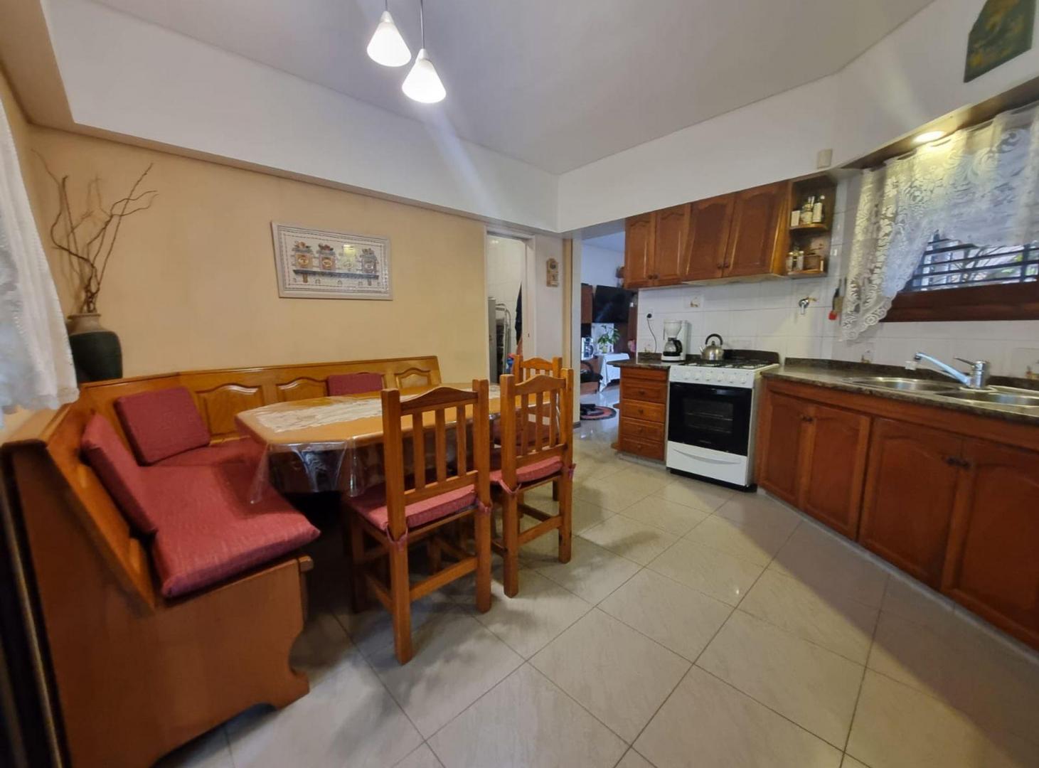 Foto de VENTA CASA 4 AMB CON QUINCHO Y PATIO, imagen 4