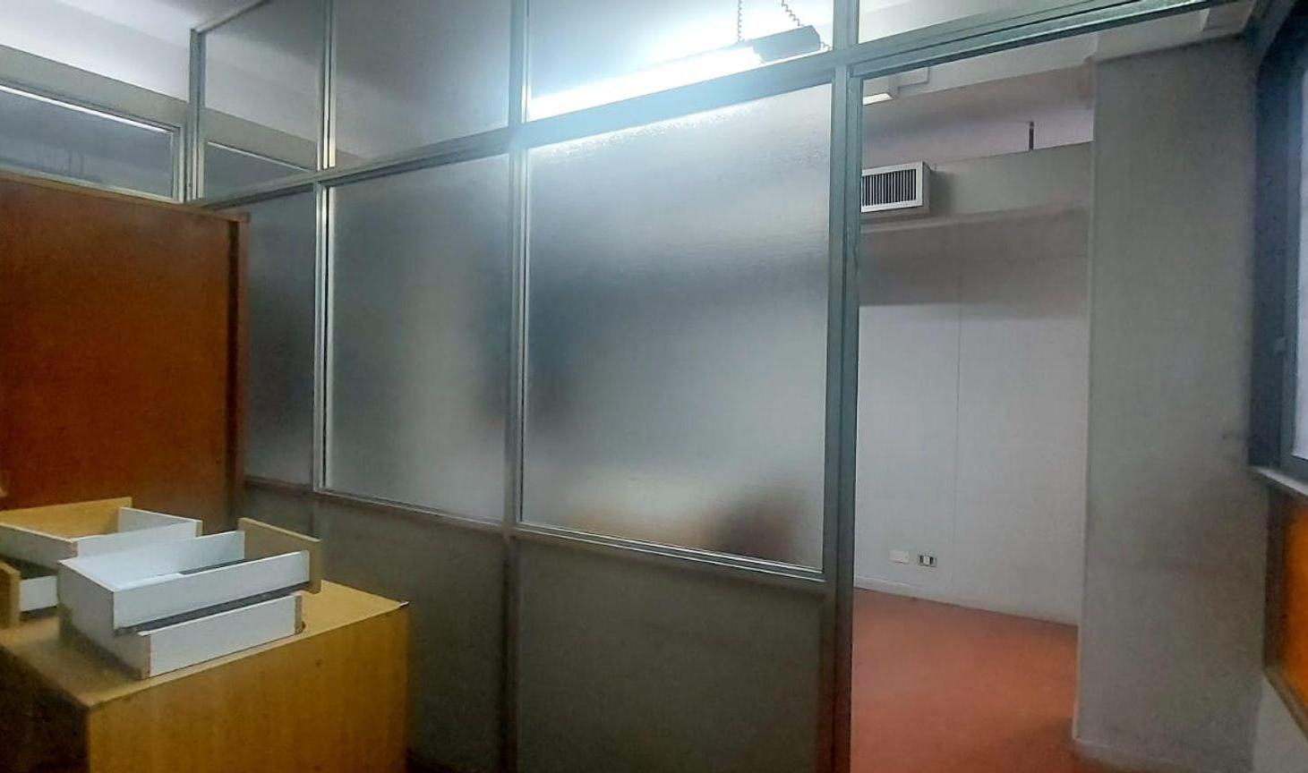 Foto de VENTA OFICINA - TRIBUNALES, imagen 1