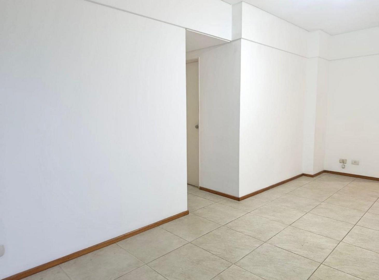 Foto de VENTA 3 AMBIENTES LUMINOSO C/ BALCON/COCHERA/LAV, imagen 5