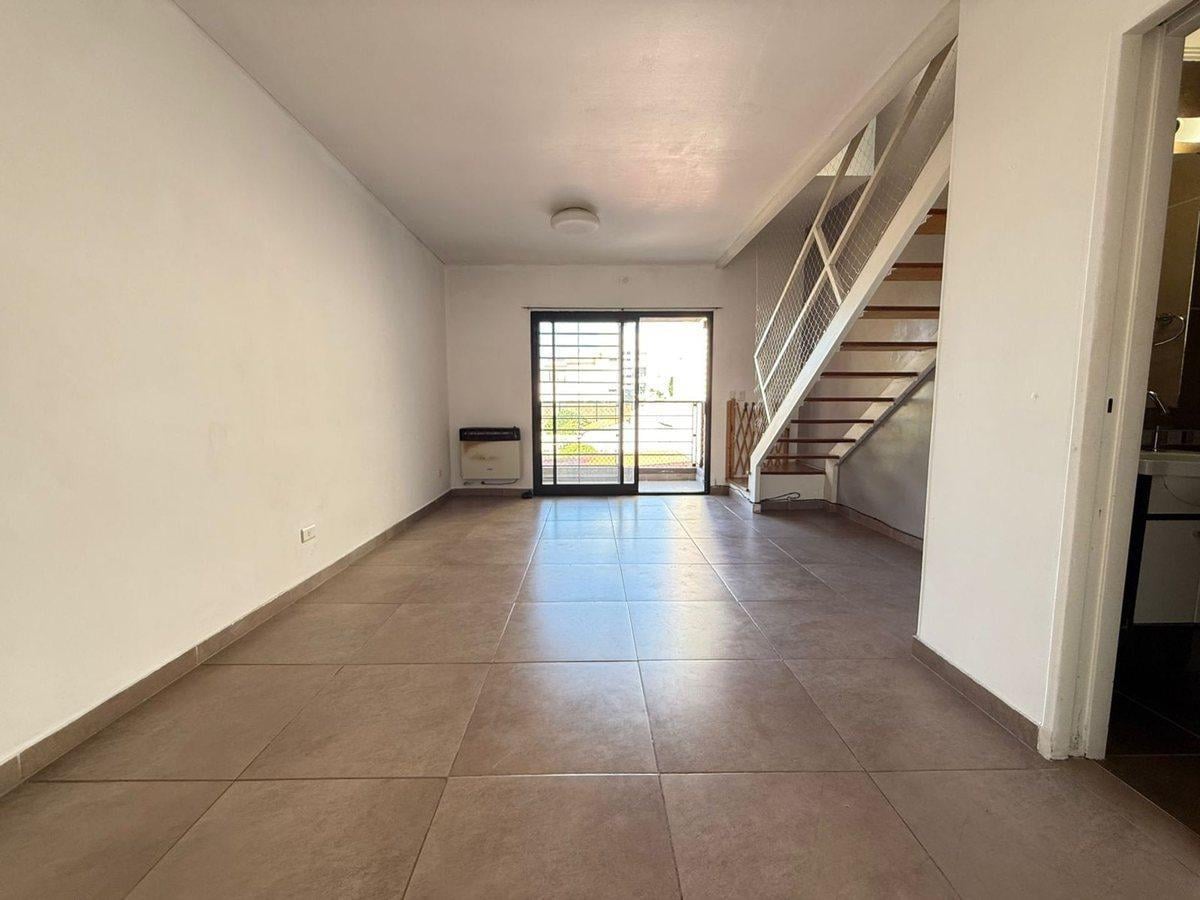 Foto de VENTA DPTO 3 AMB. EN DUPLEX CON COCHERA, imagen 5