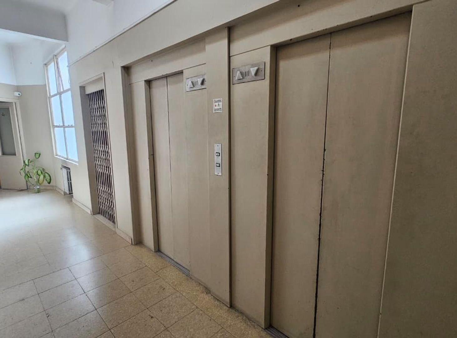 Foto de VENTA DE OFICINAS AL FRENTE SAN NICOLAS, imagen 4
