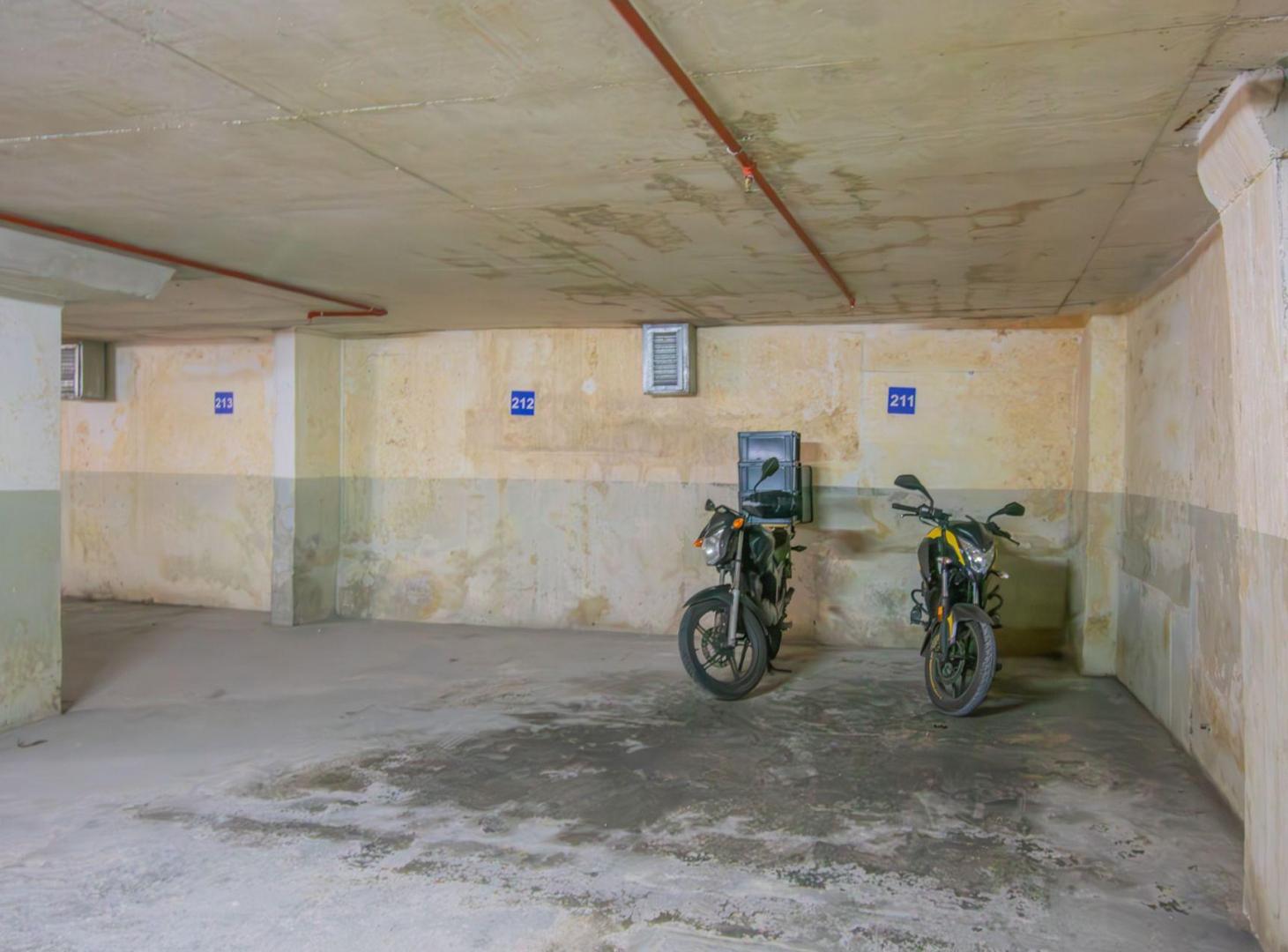 Foto de Cochera fija en edificio Bme. Mitre y Talcahuano, imagen 5