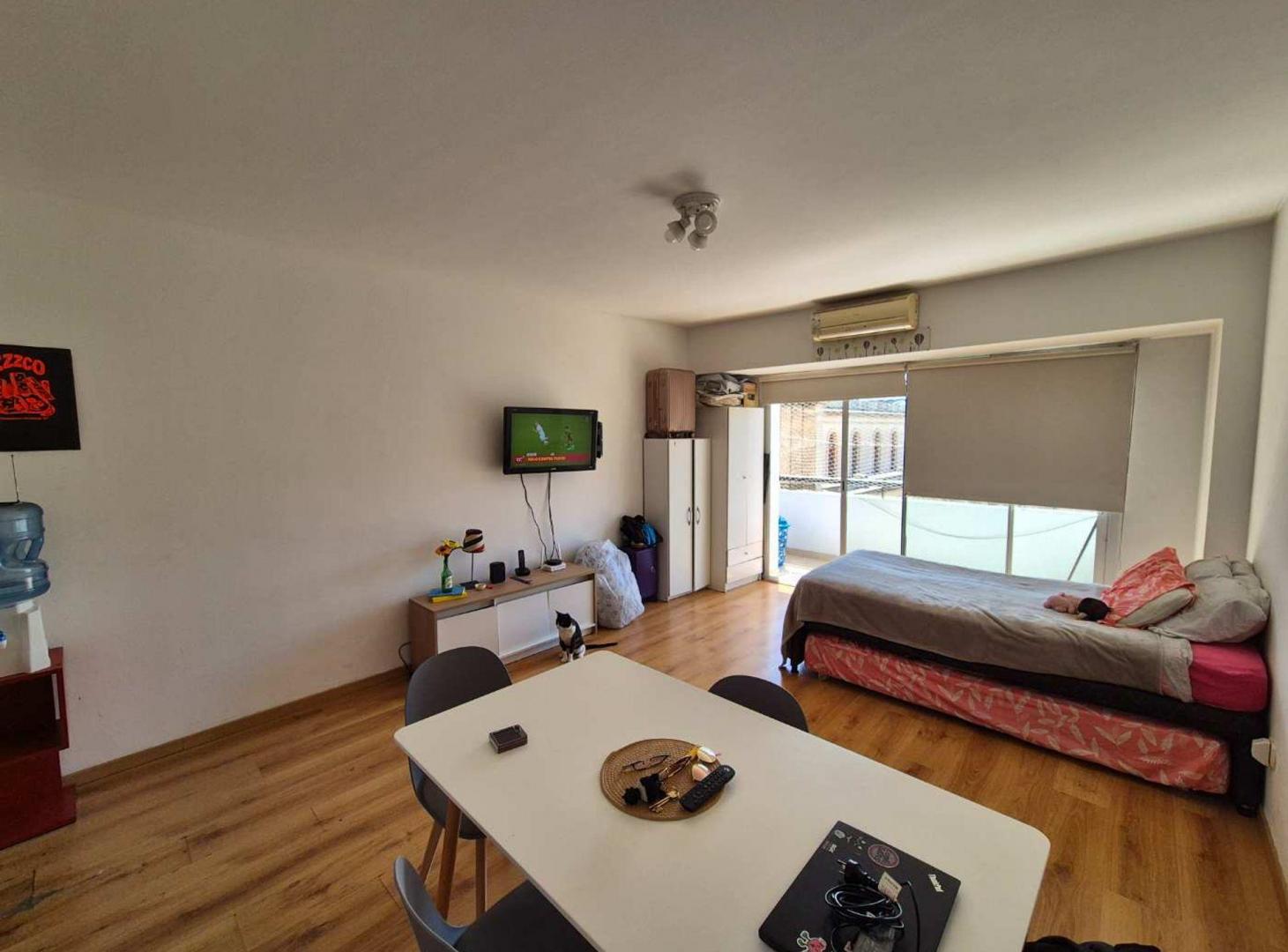Foto de MONOAMBIENTE EN BALVANERA (EXCELENTE UBICACION), imagen 2