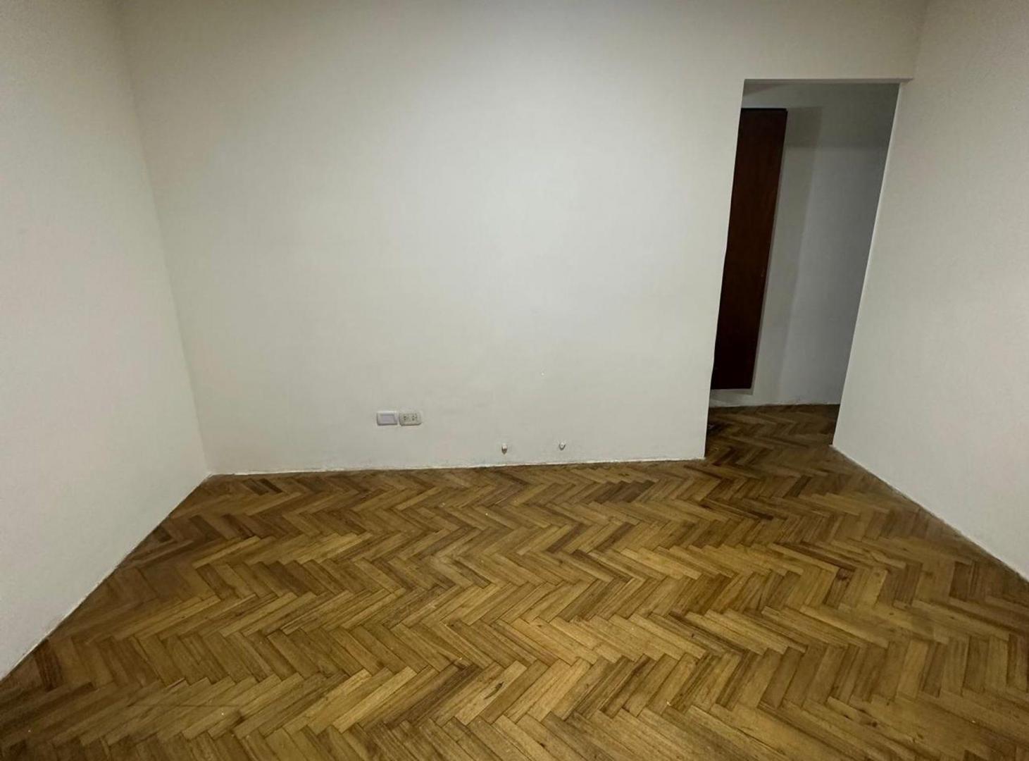 Foto de DOS AMBIENTES EN FLORESTA, imagen 1