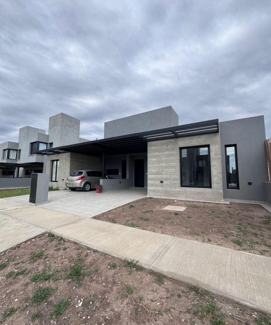 HERMOSO DUPLEX EN PLANTA BAJA SAN IGNACIO VILLAGE.