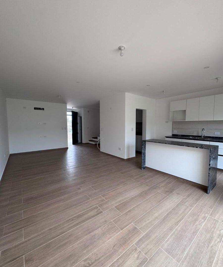 Foto de INCREIBLE DUPLEX DE TRES DORMITORIOS EN DOCTA AVENIDA ETAPA IV, imagen 2