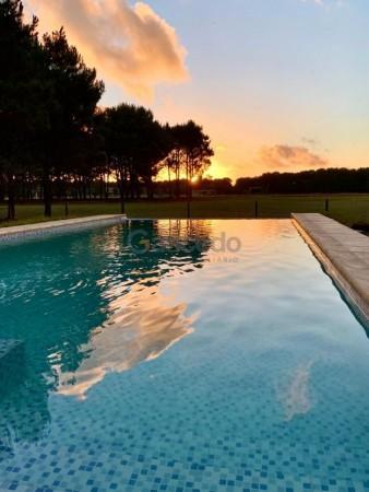Foto de Casa en Venta en La Herradura, Pinamar: Arquitectura Elegante, Balcon, imagen 2