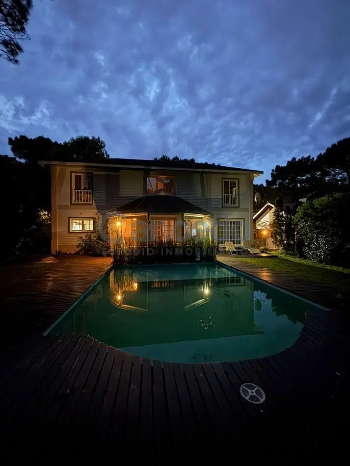 Casa en venta con pileta Pinamar Golf Nuevo 2