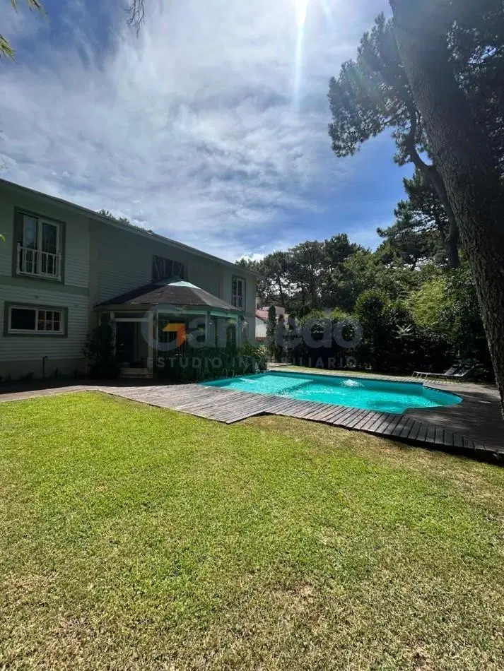 Casa en venta con pileta Pinamar Golf Nuevo 1