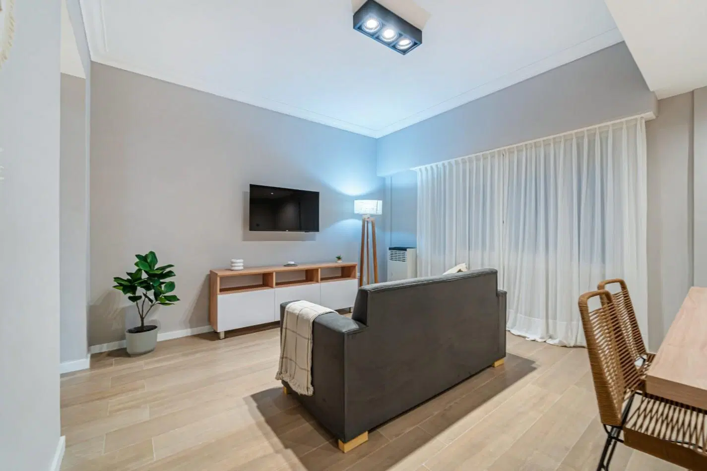 VENTA DEPARTAMENTO 2 AMBIENTES RECICLADO. ZONA PLAZA COLON 3