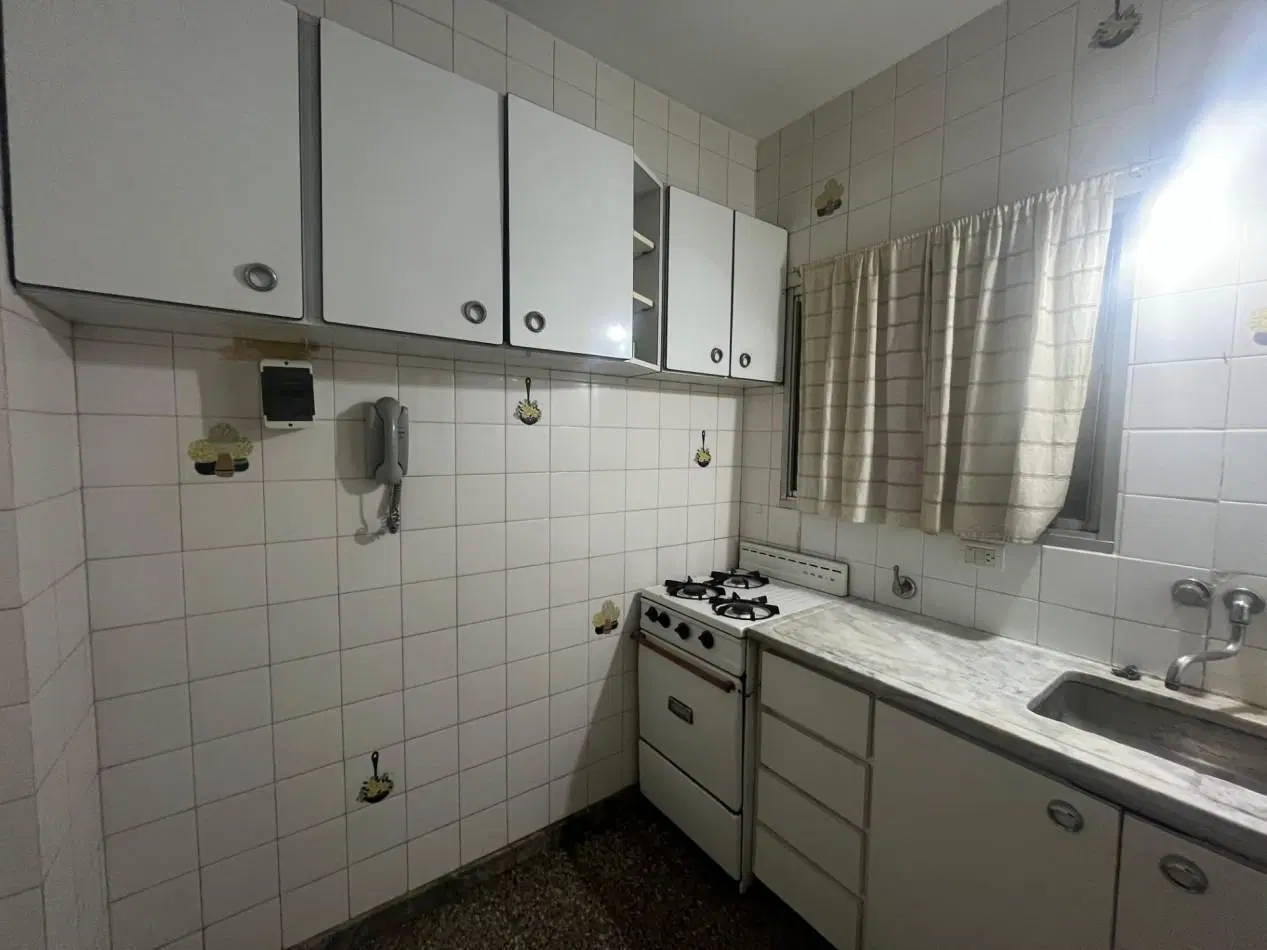 VENTA DEPARTAMENTO DE 2 AMBIENTES A LA CALLE. ZONA CENTRO 8