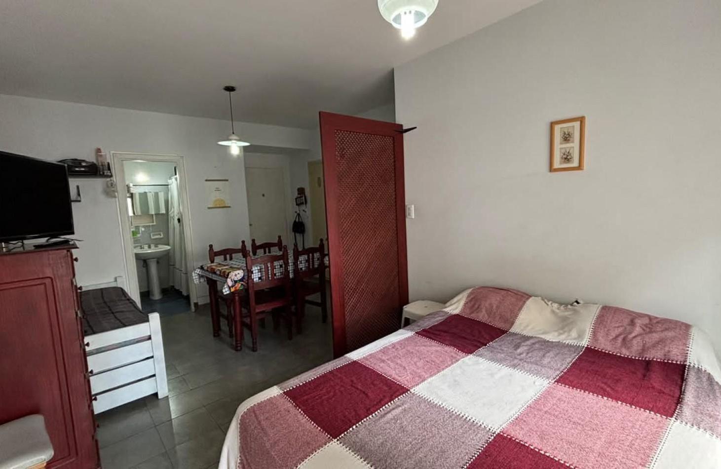 Foto de VENTA DEPARTAMENTO DE UN AMBIENTE CON BALCON. ZONA PLAZA COLON, imagen 1