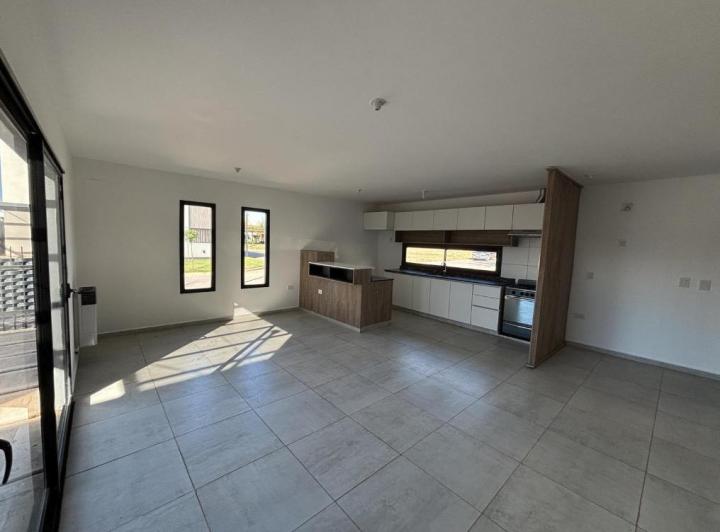 Alquiler, Casa 2 dorm, 1 baño en PB, Docta 4