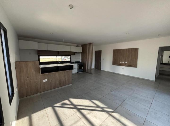 Alquiler, Casa 2 dorm, 1 baño en PB, Docta 2