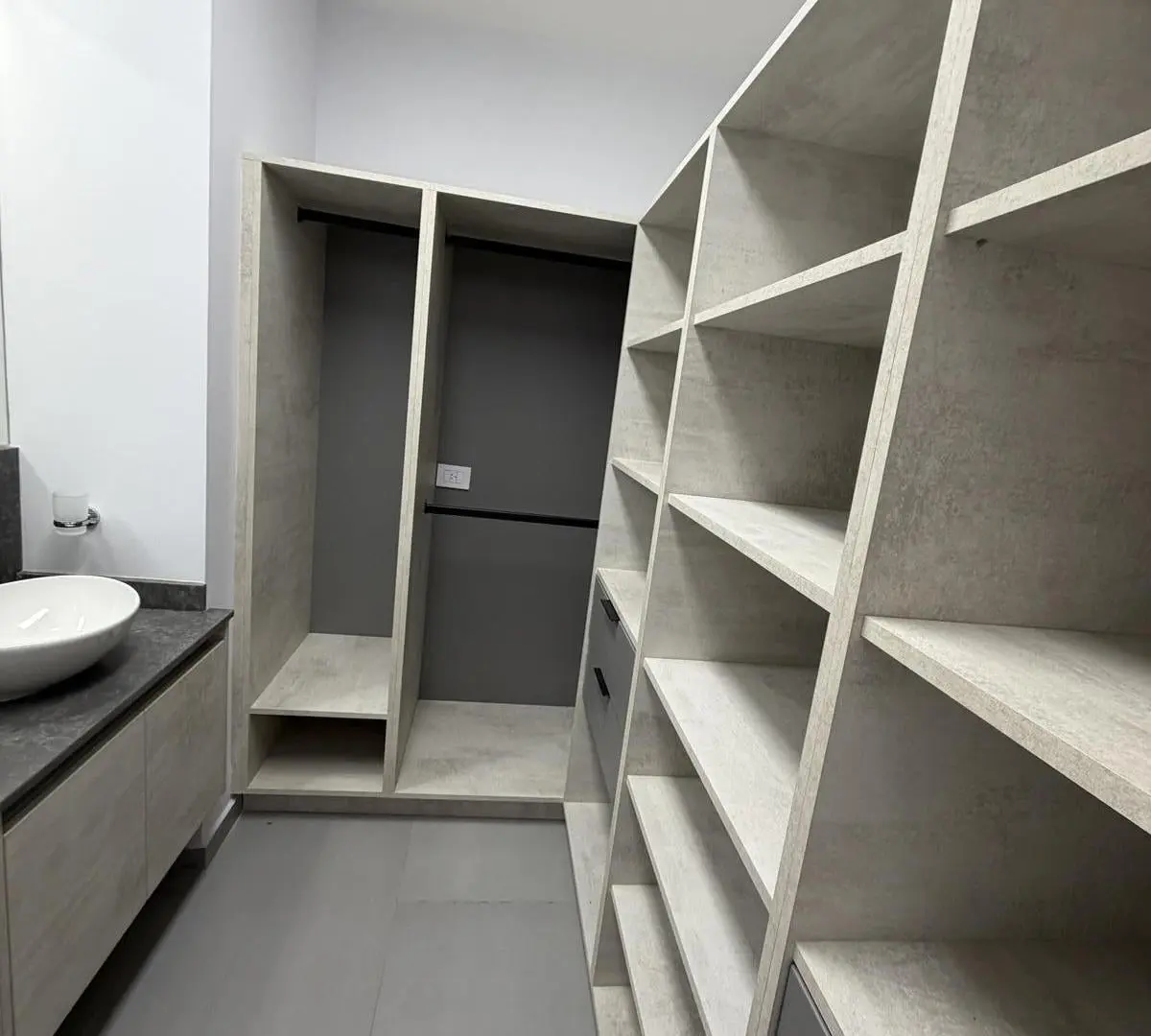 Alquiler, Casa Planta Baja 3 dorm, 2 Baños Completos Docta 8