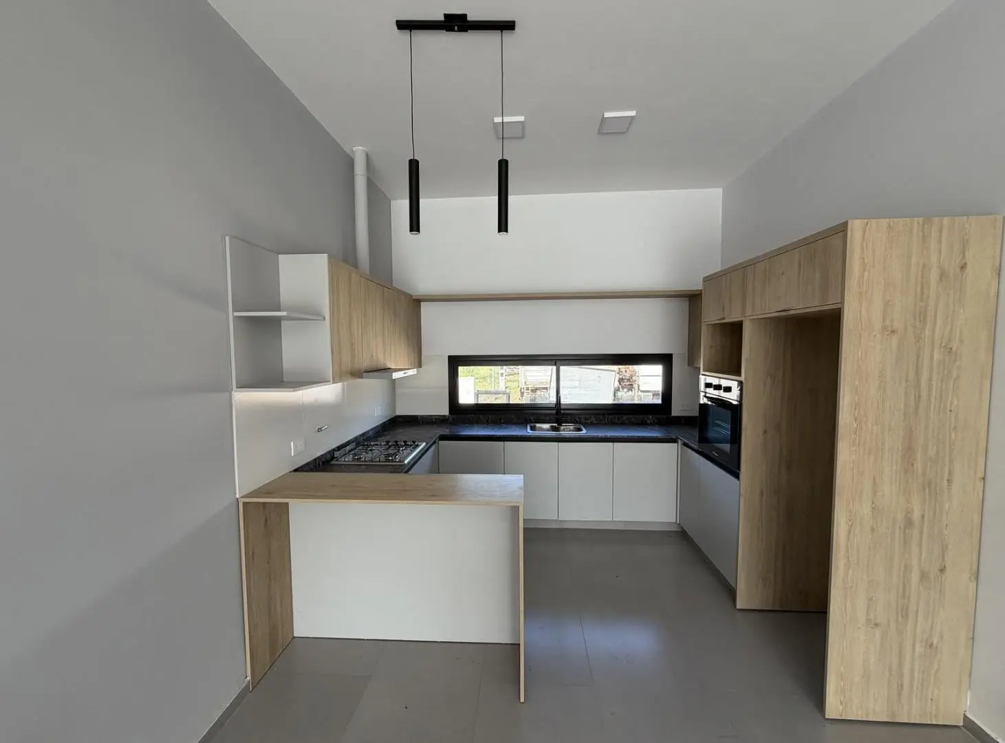 Alquiler, Casa Planta Baja 3 dorm, 2 Baños Completos Docta 2