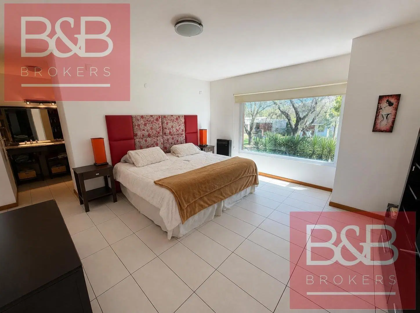 Venta, Casa 3 dorm, 4 baños, Pileta San Isidro 2
