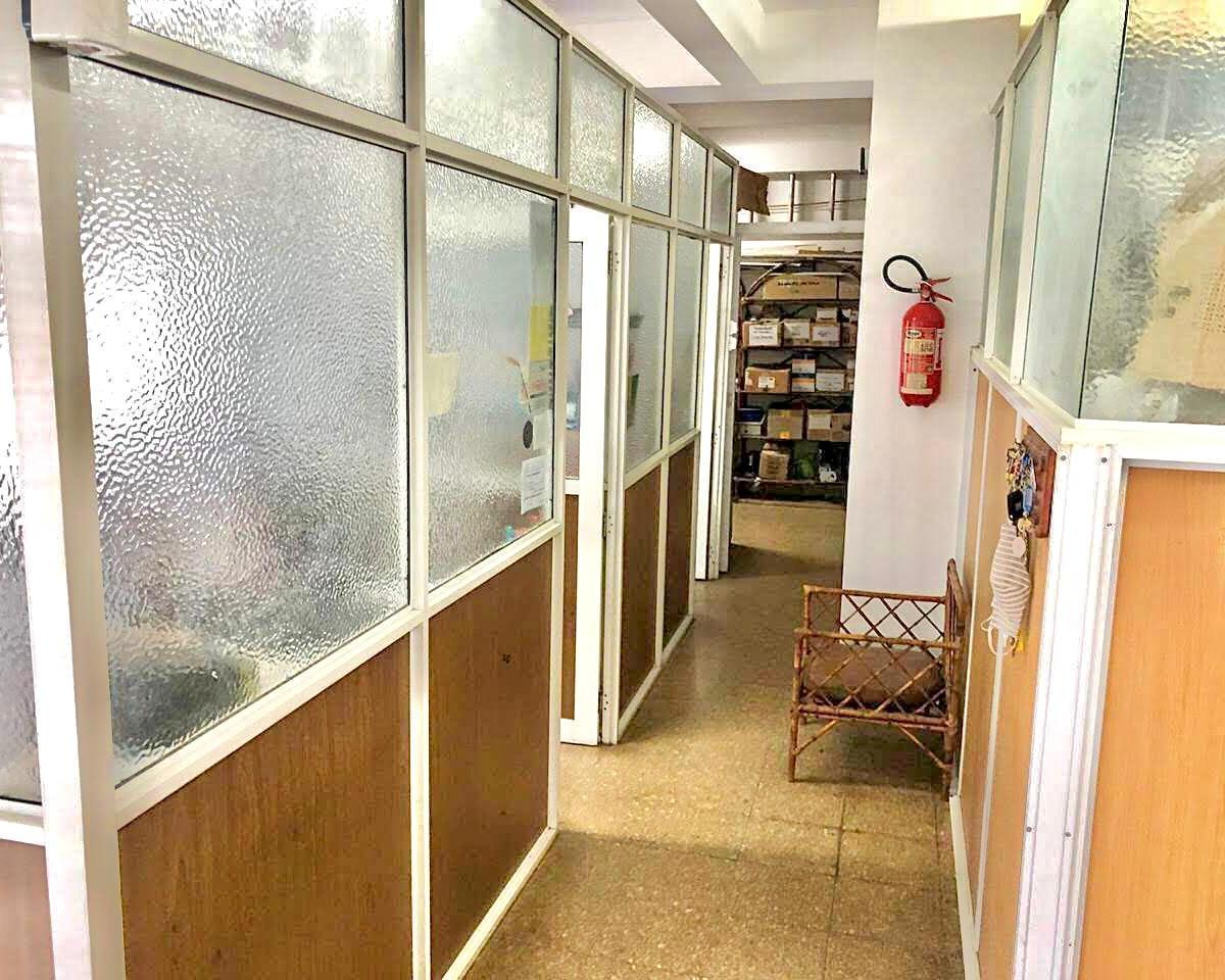 Foto de Local/Oficinas EN VENTA! 45.000 USD! Zona Centro de Justicia Penal, imagen 2