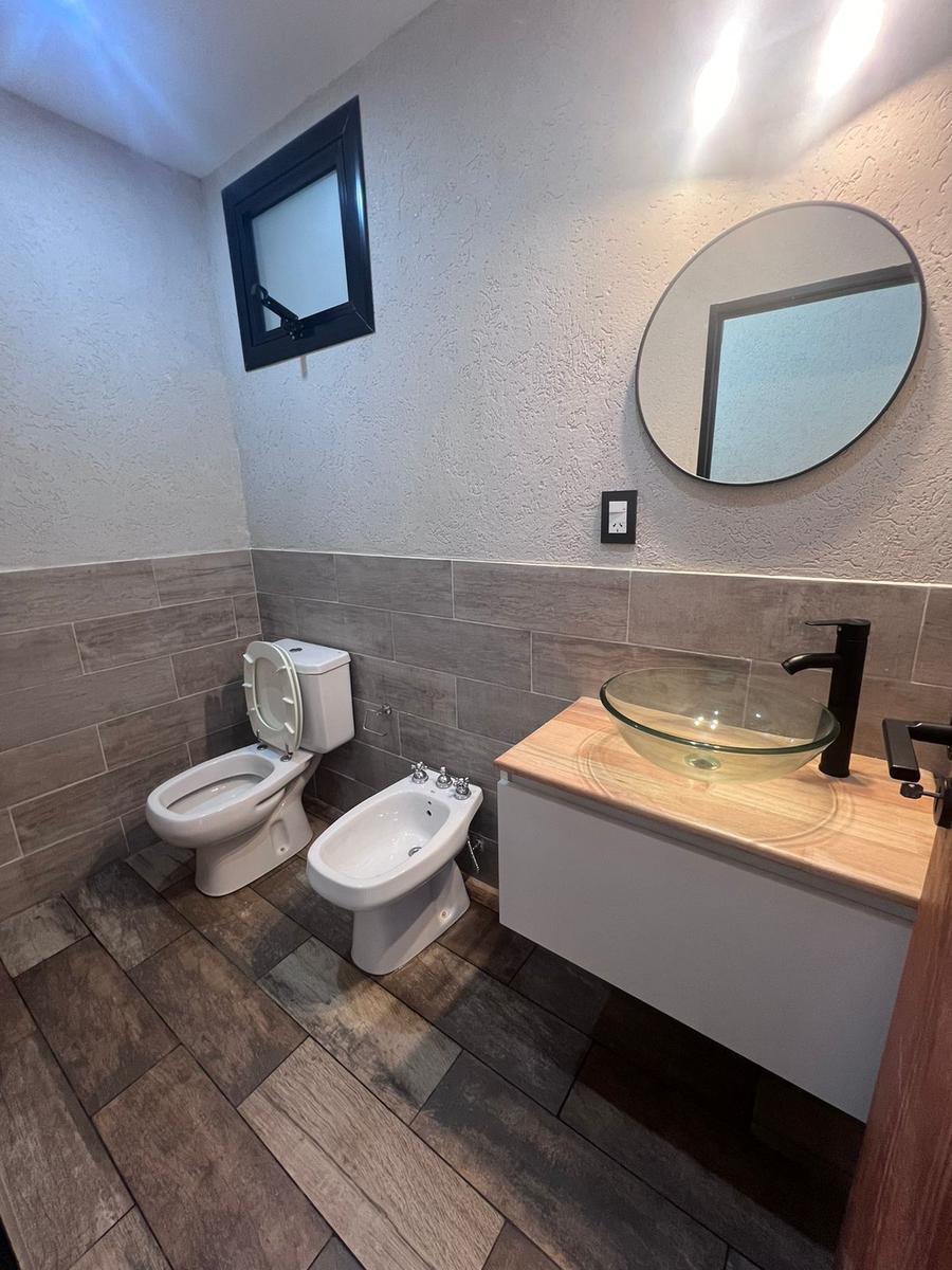 Casa Reciclada en Venta! 3 Dorm. 5