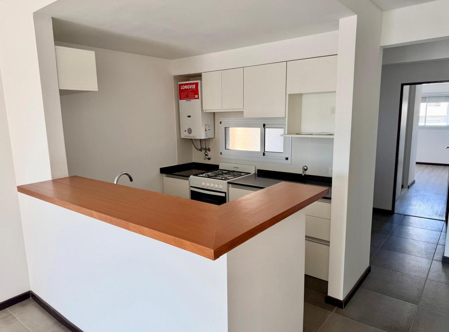 Foto de VENTA | 1 DORMITORIO CON BALCÓN AL FRENTE | PISO 8 | zona MEDICINA, imagen 3
