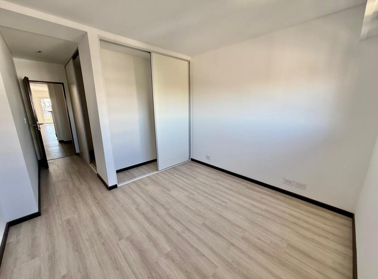 Foto de VENTA | 1 DORMITORIO CON BALCÓN AL FRENTE | PISO 8 | zona MEDICINA, imagen 4