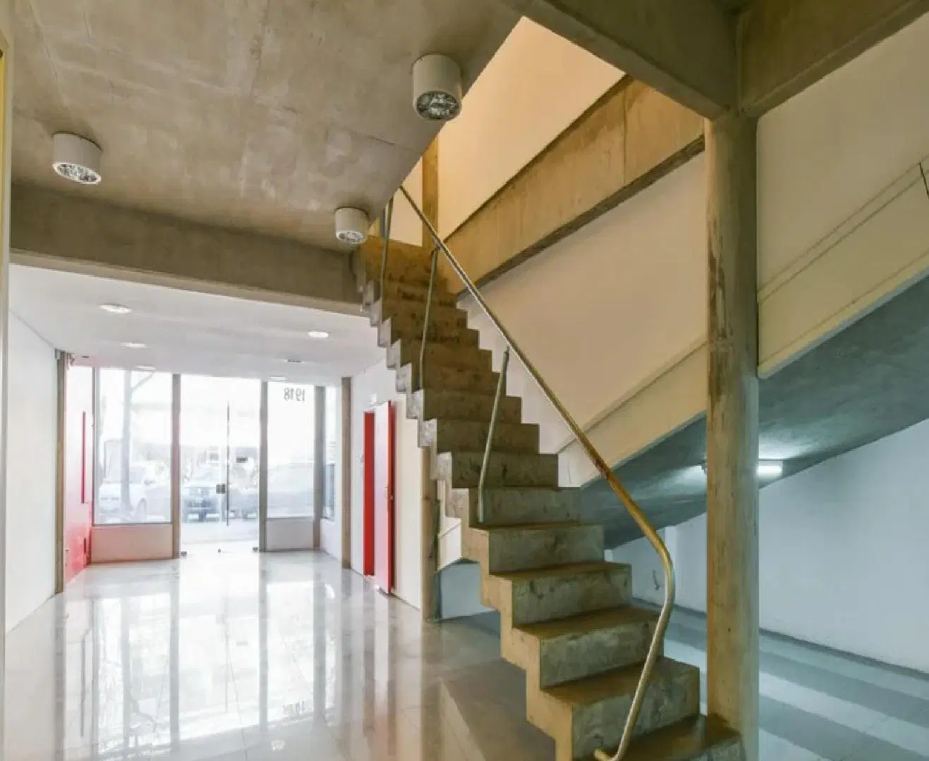 Local COMERCIAL EN EXELENTE ESTADO 4