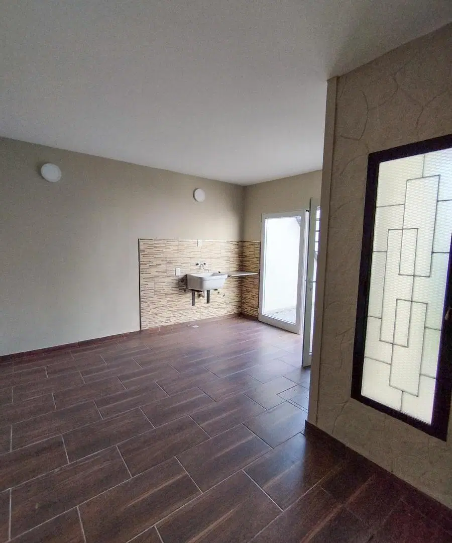 CASA 2 DORMITORIOS EN ALBERDI – RECICLADA – COCHERA – PATIO – QUINCHO – APTO CRÉDITO 4