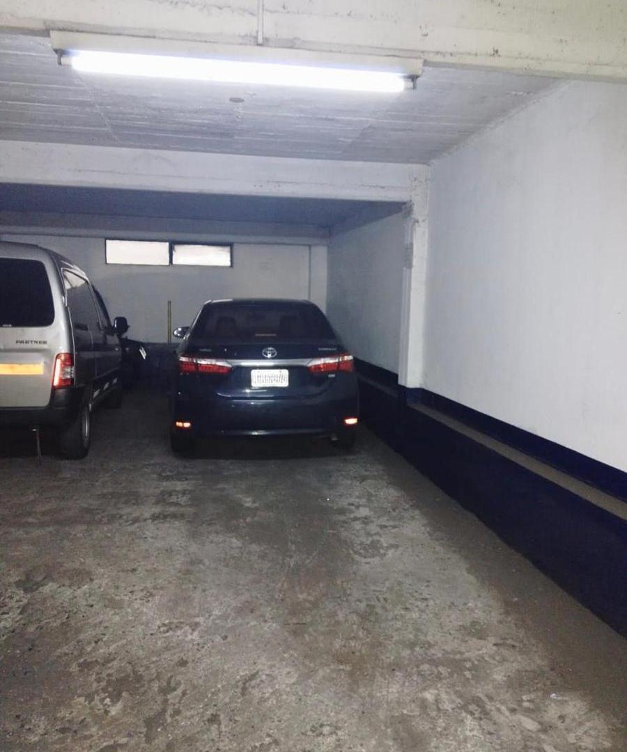 Foto de COCHERA EN VENTA! CORDOBA Y PARAGUAY - SEGURIDAD, imagen 2