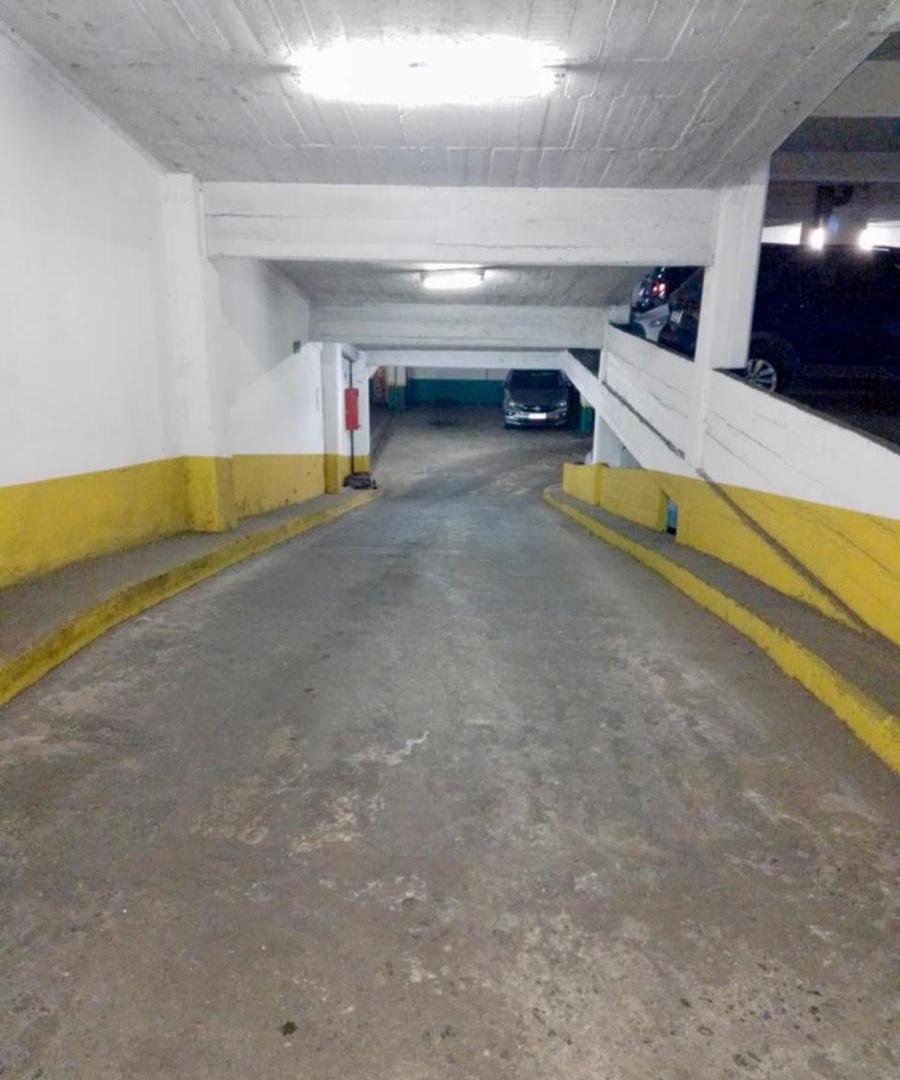 Foto de COCHERA EN VENTA! CORDOBA Y PARAGUAY - SEGURIDAD, imagen 1