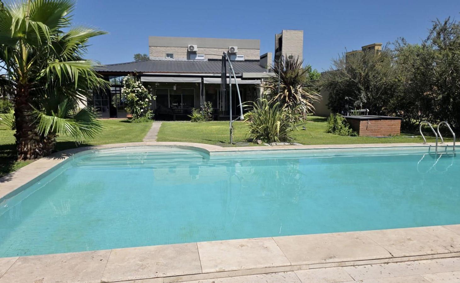 Foto de CASA EN CARCARAES | 2 DORMITORIOS | PILETA | VISTA AL LAGO | LOTE 1.400, imagen 1
