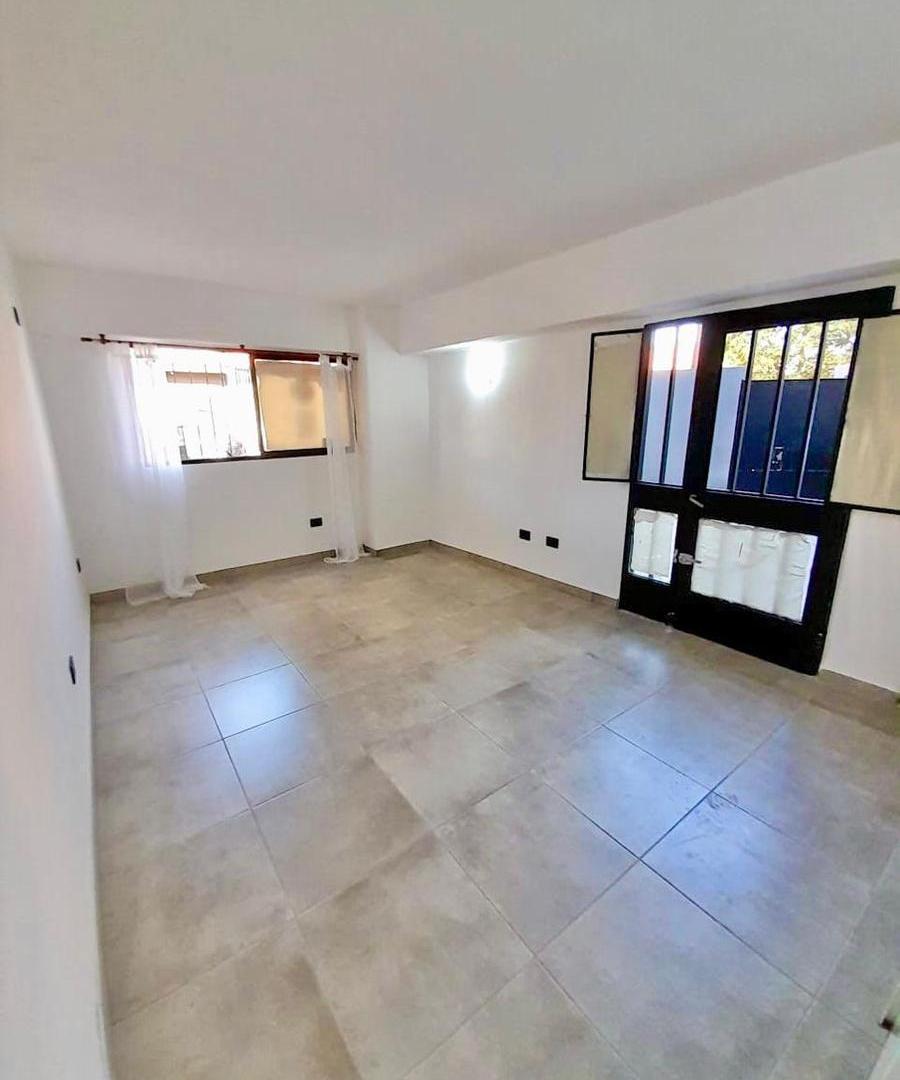 Foto de CASA DE 2 DORMITORIOS 2 MONOAMBIENTES INDEPENDIENTES – ECHESORTU, imagen 2