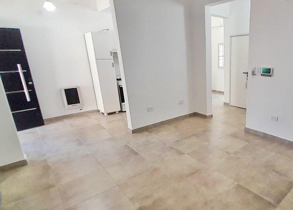 Foto de CASA DE 2 DORMITORIOS 2 MONOAMBIENTES INDEPENDIENTES – ECHESORTU, imagen 3
