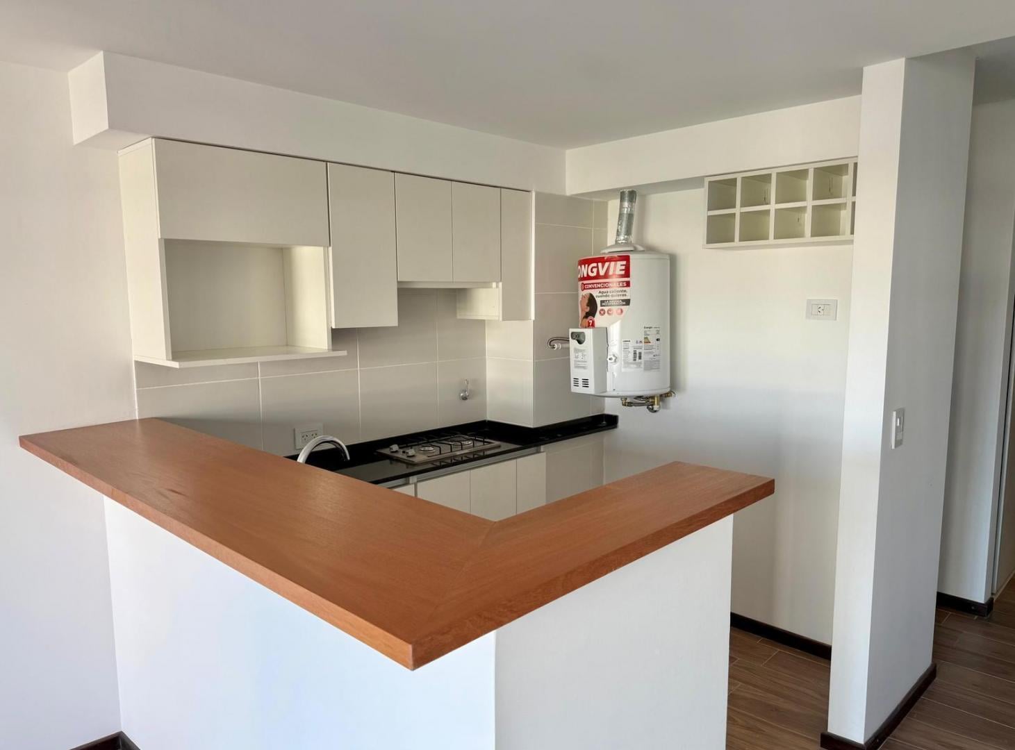 Foto de VENTA | MONOAMBIENTE CON BALCÓN | PISO 8 | zona MEDICINA - CAFFERATA 841, imagen 2