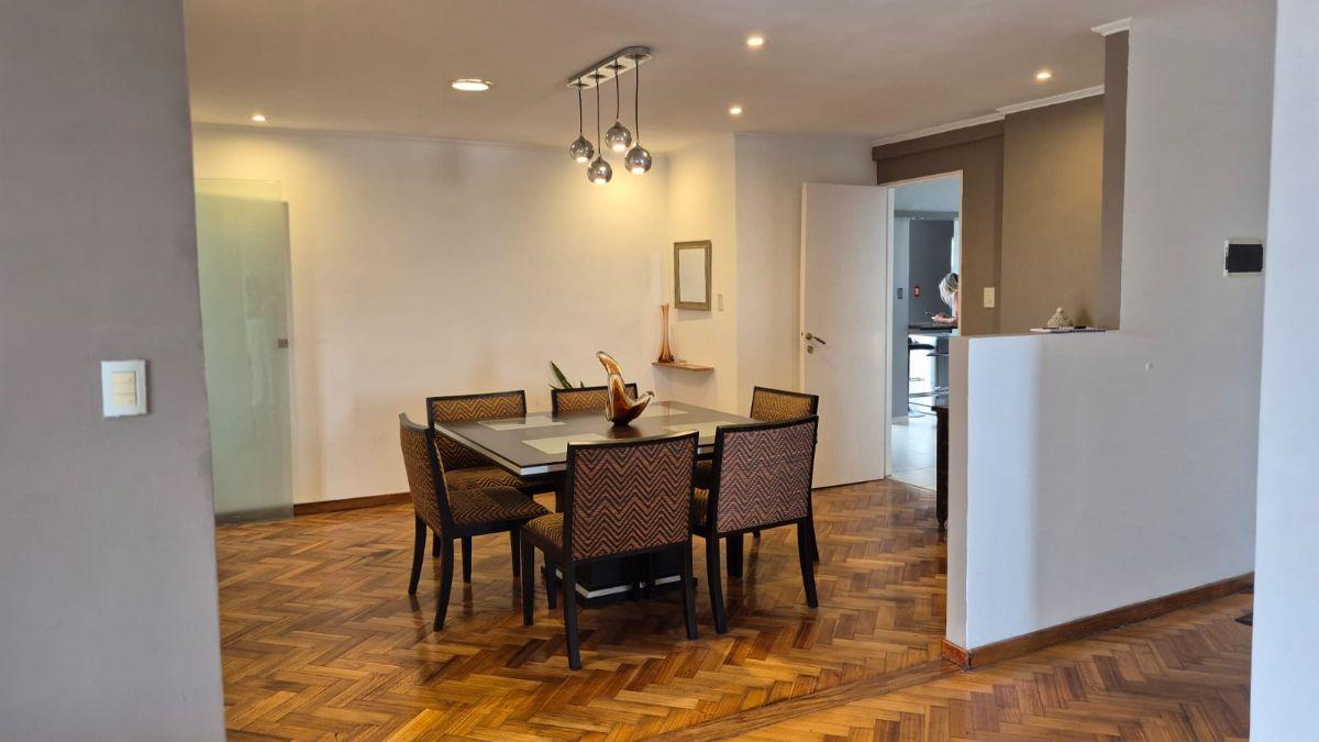 Exclusivo semipiso en piso alto - Muy luminoso - con Escritorio y Dependencia. Venta / alquiler