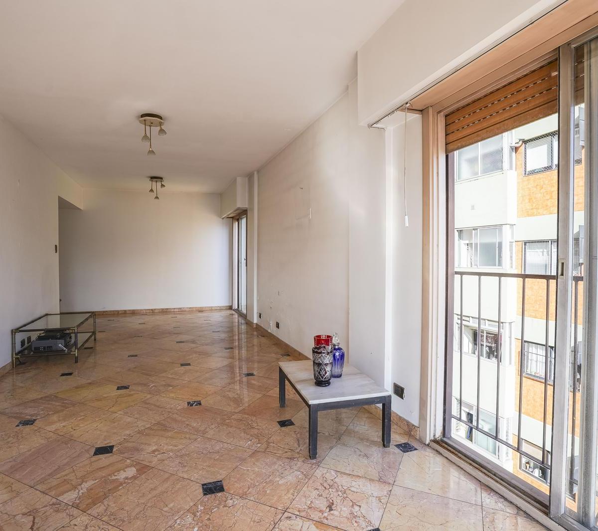 Departamento en Venta, Caballito, 4 Ambientes, con Balcón Al Frente. 2