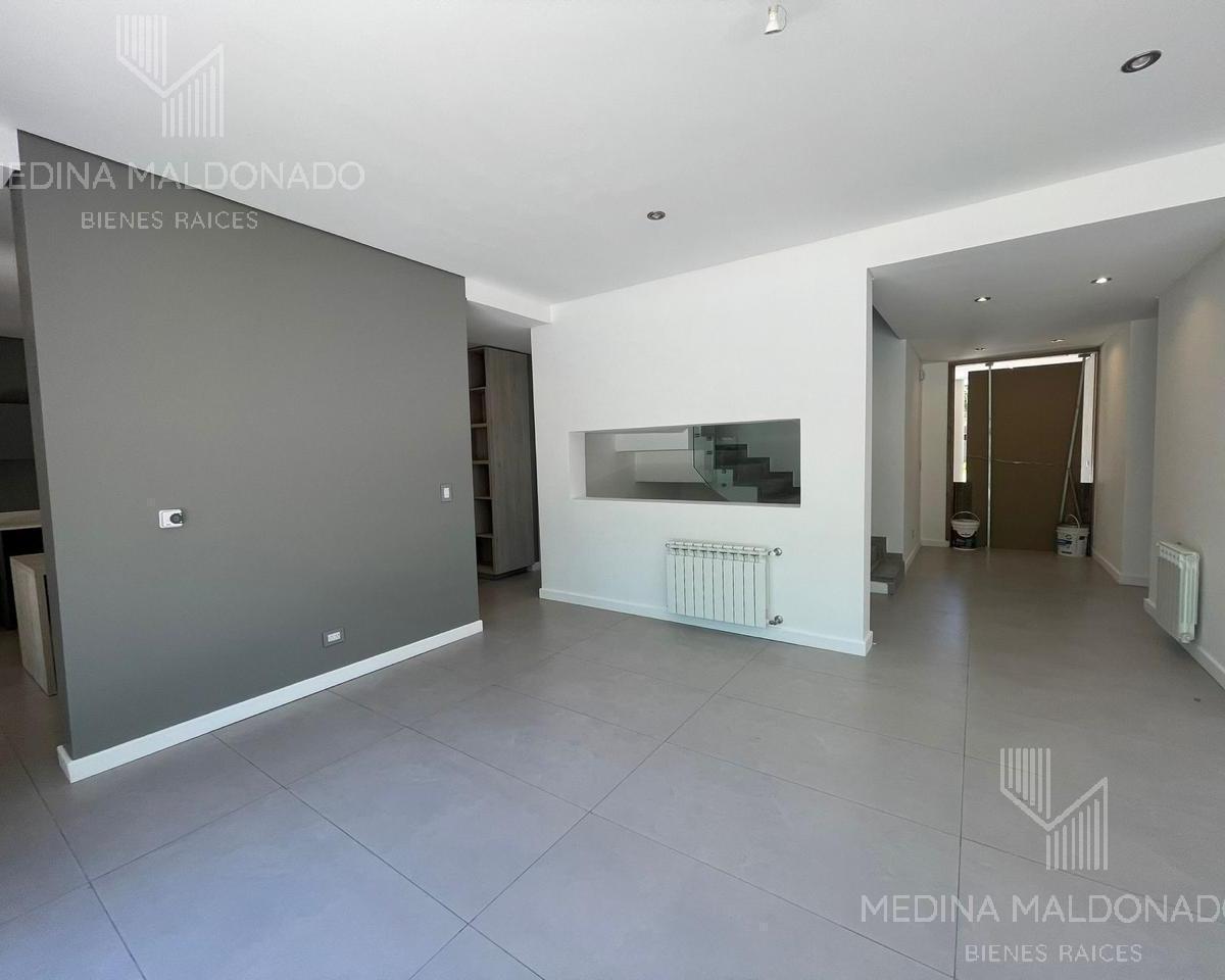 Casa de 6 Ambientes en Venta a Estrenar - Fincas de Hudson 1
