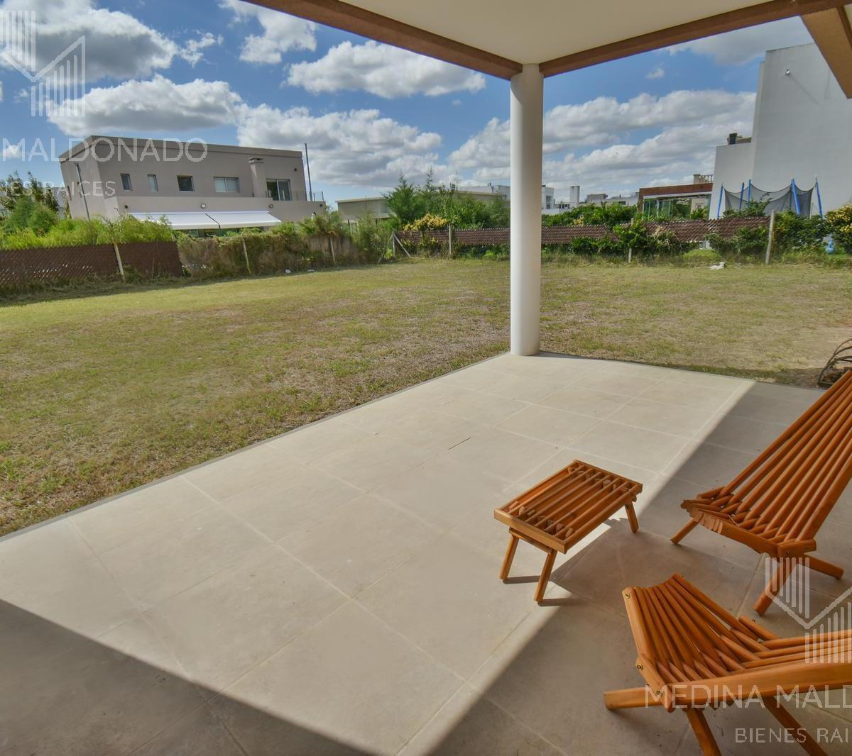 Casa de 4 Ambientes en Venta - Fincas de Hudson 4