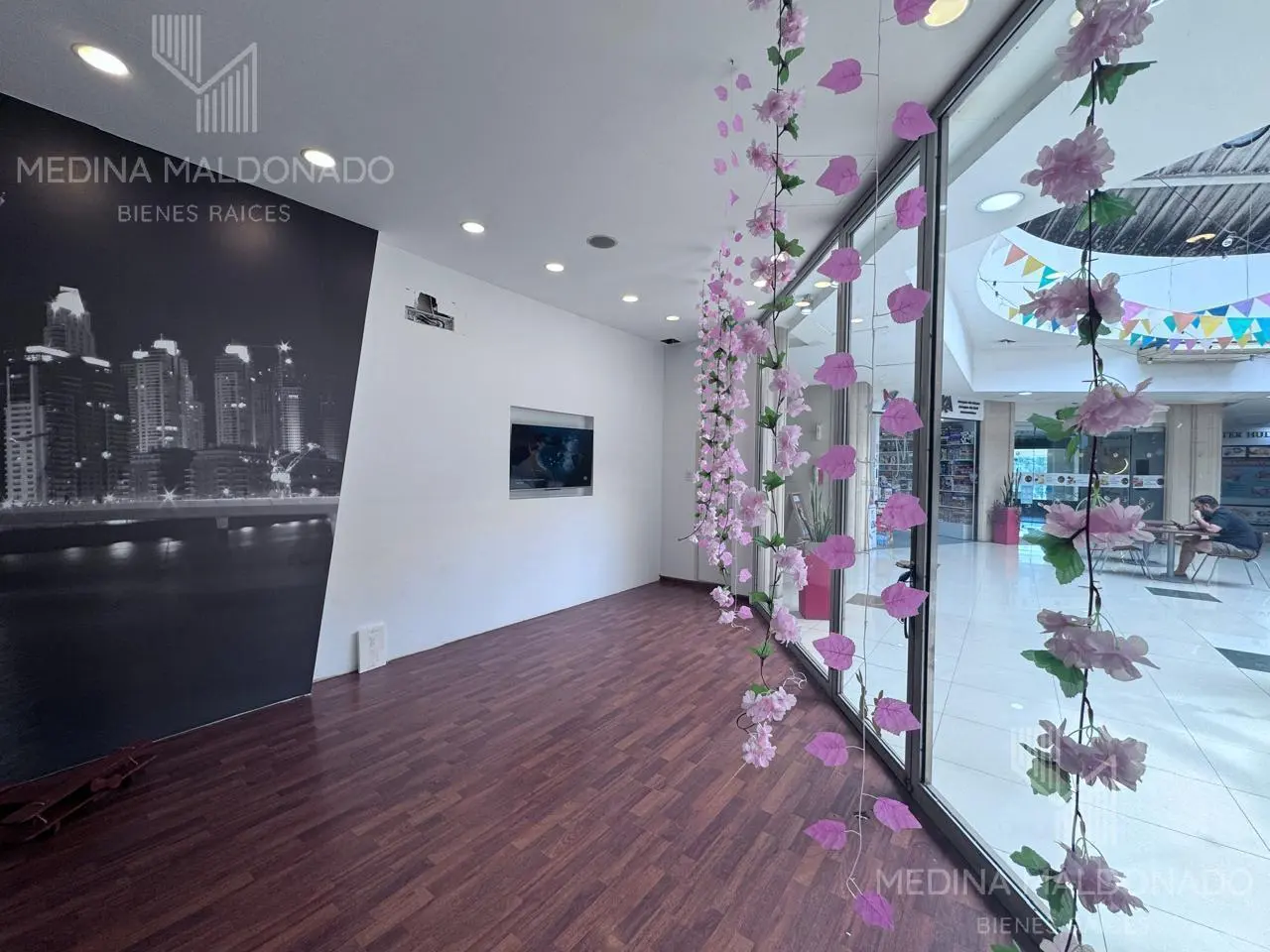 Venta Oficina Consultorio - Hudson Plaza Comercial 4