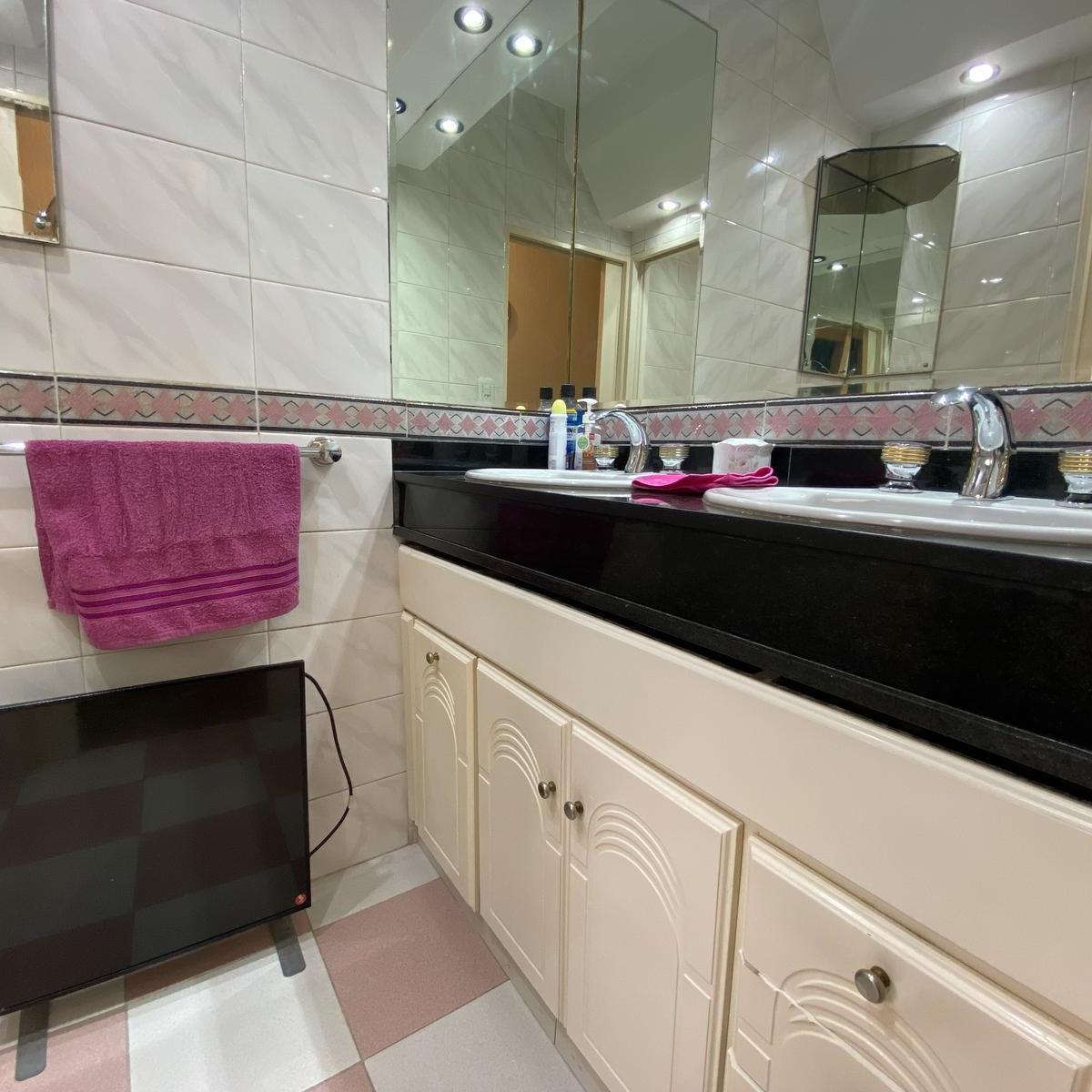Venta Casa 5 Ambientes con Patio y Cochera Cubierta en Villa del Parque 4