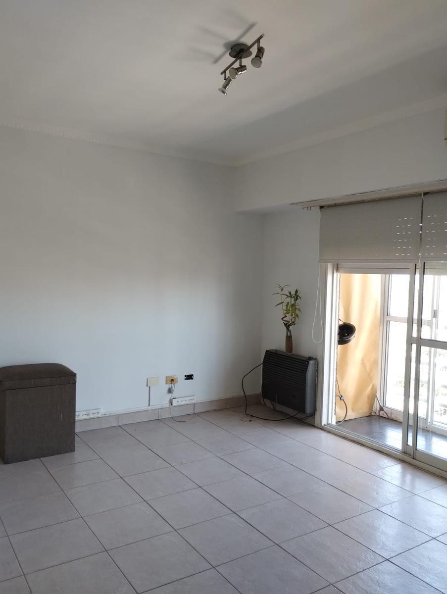 Venta Departamento 4 Ambientes en Parque Chacabuco 5