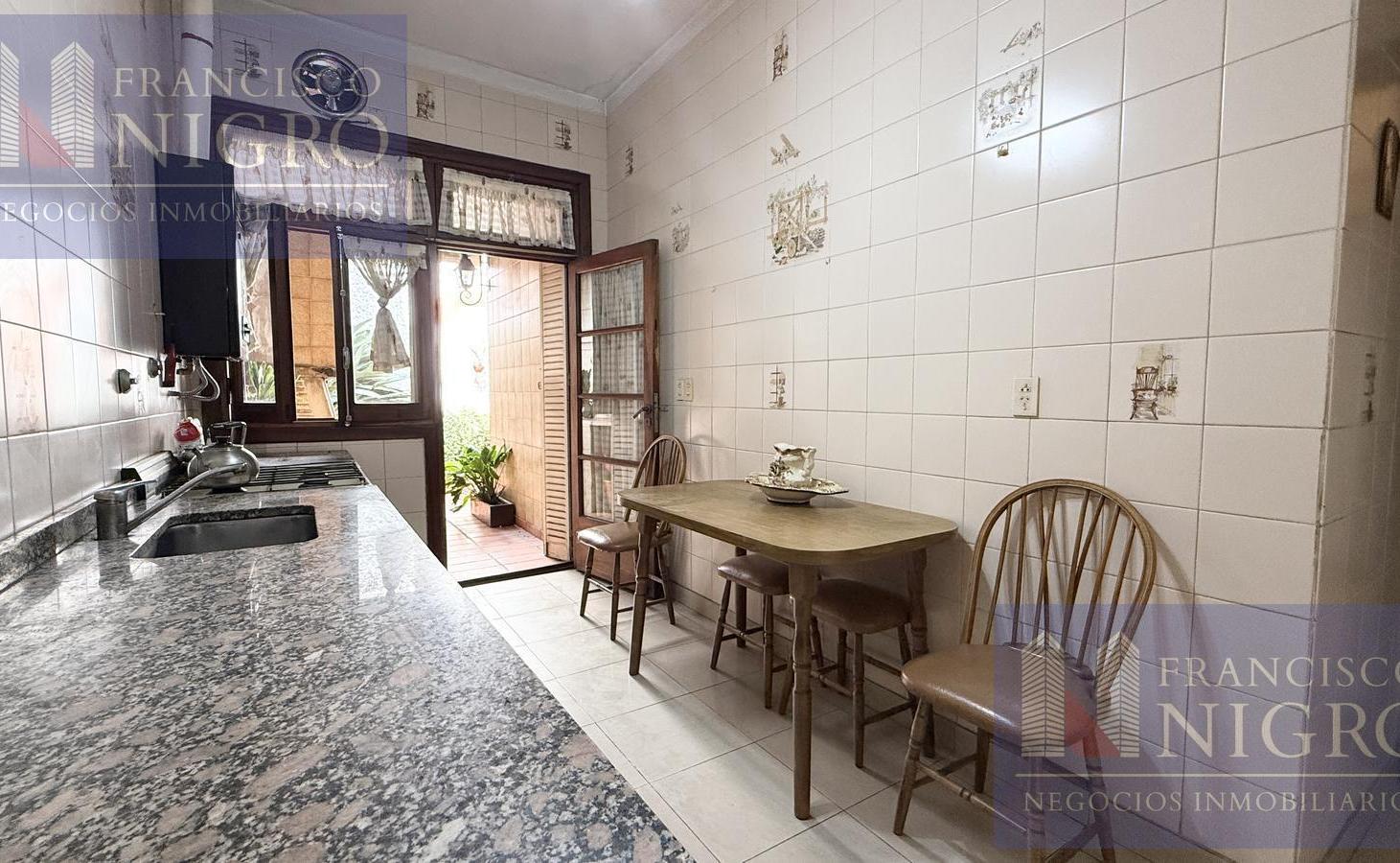 Foto de Casa Tipo Chalet de 2 dormitorios y garage en Villa Urquiza, imagen 4