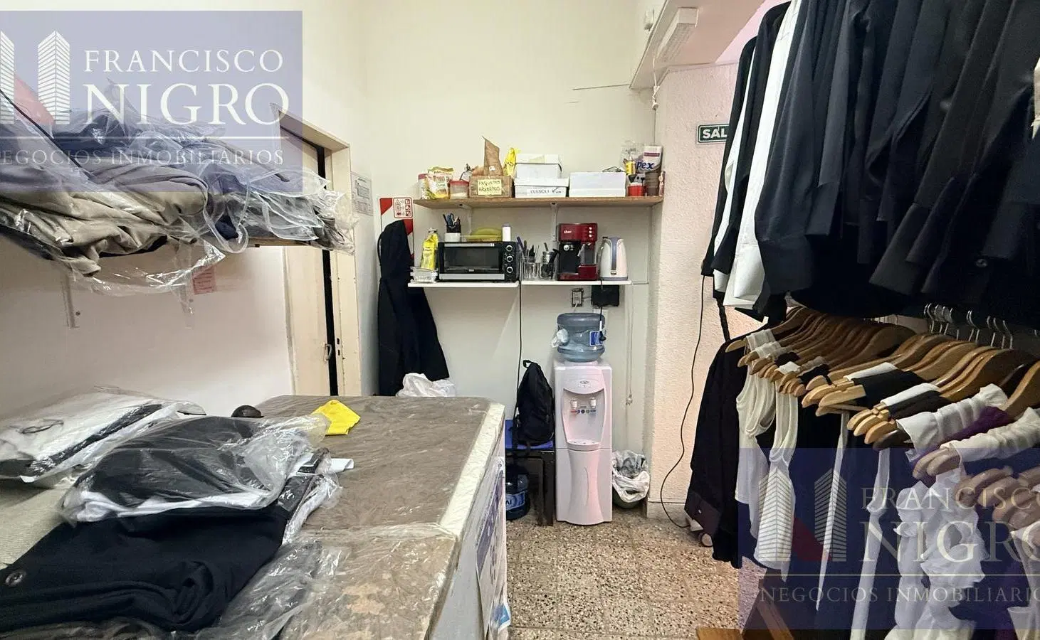 Venta Local en Villa del Parque 5