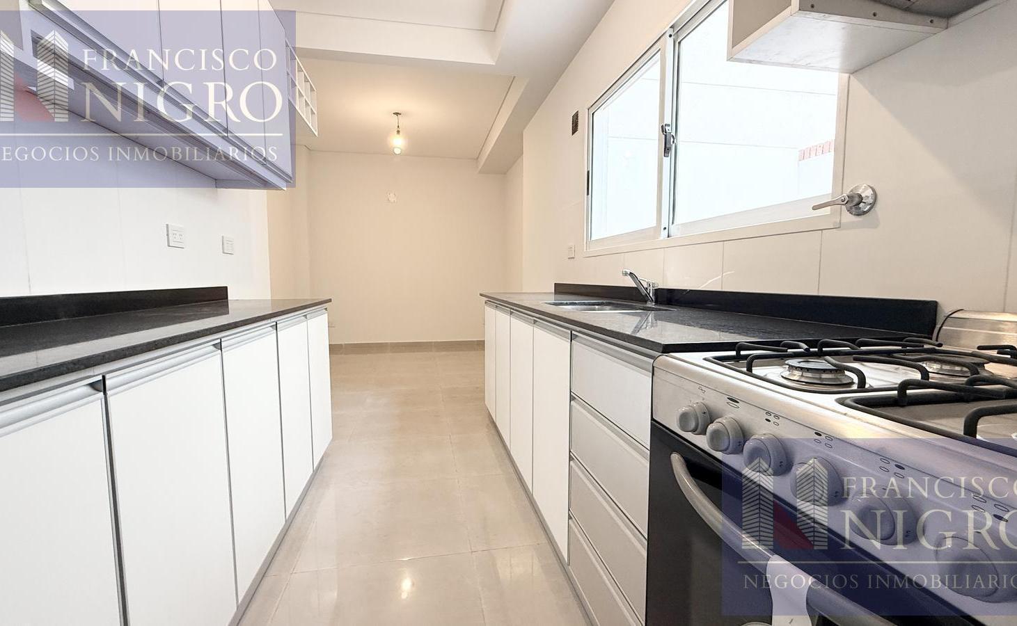 Foto de Alquiler Departamento 3 ambientes con cochera y patio en Villa del, imagen 2
