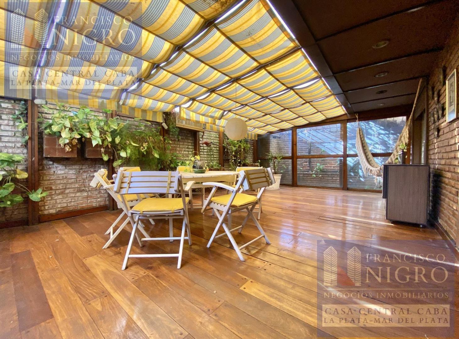 Foto de Venta Piso de Categoría 3 Dormitorios,Cochera y Jardín de Invierno NO, imagen 2