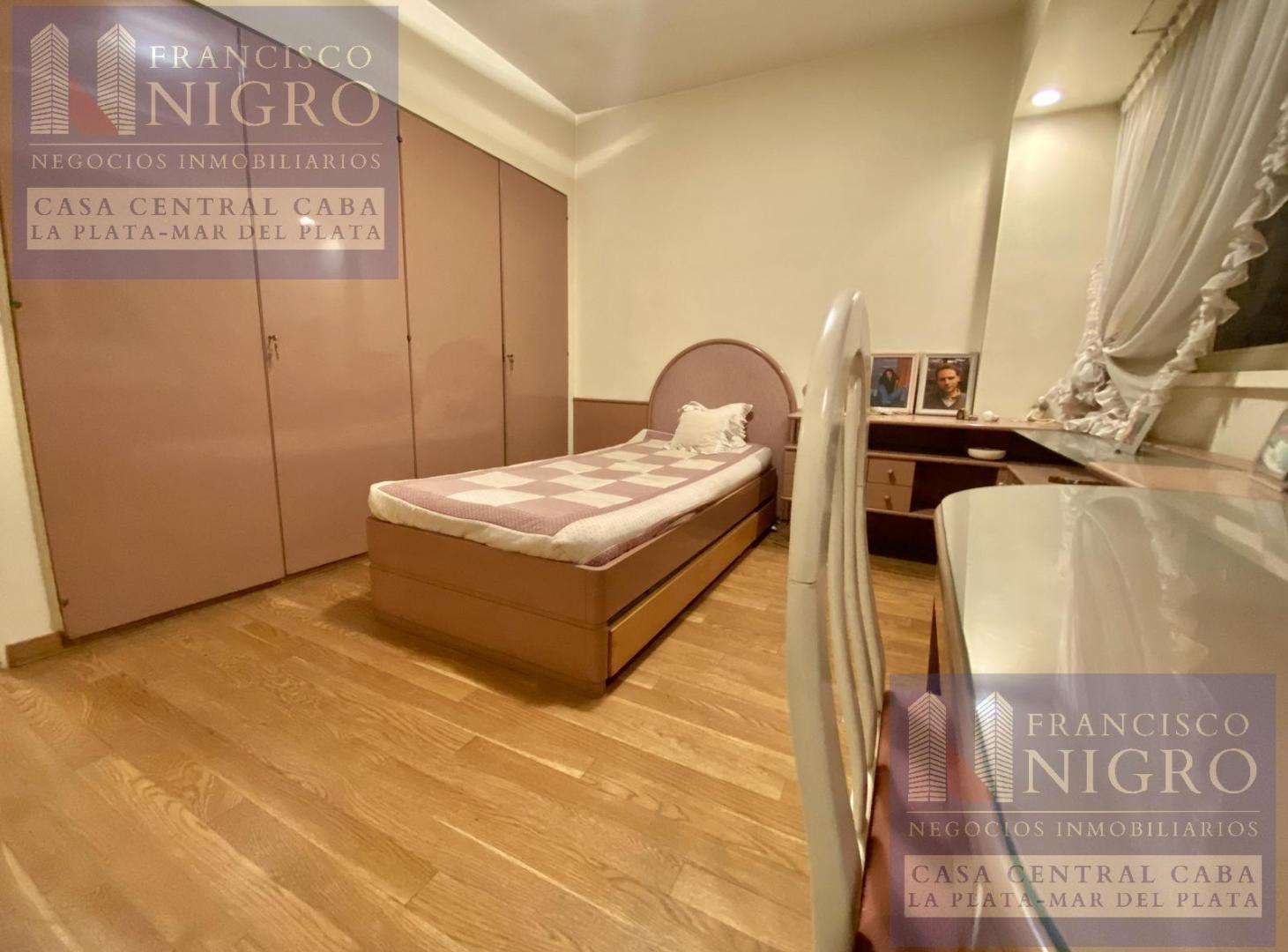 Foto de Venta Piso de Categoría 3 Dormitorios,Cochera y Jardín de Invierno NO, imagen 4